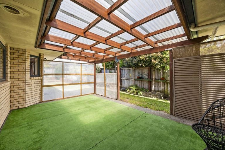 Photo of property in 19 Reybert Place, Massey, Auckland, 0614