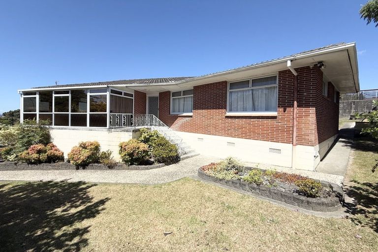 Photo of property in 61 Kirby Street, Glendene, Auckland, 0602