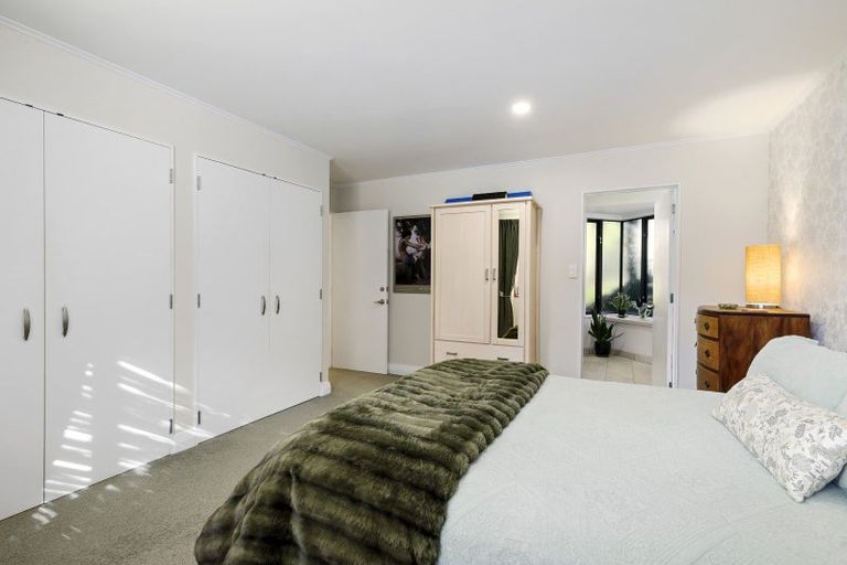 Photo of property in 12-12a Maungaraki Road, Korokoro, Lower Hutt, 5012