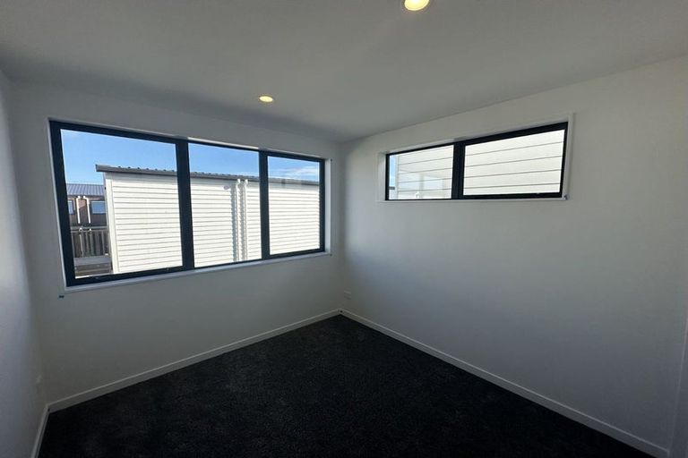 Photo of property in 12 Tukauri Place, Papakura, 2110