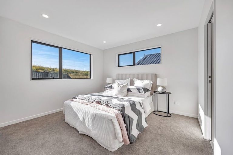 Photo of property in 14 Pakirikiri Street, Long Bay, Auckland, 0630