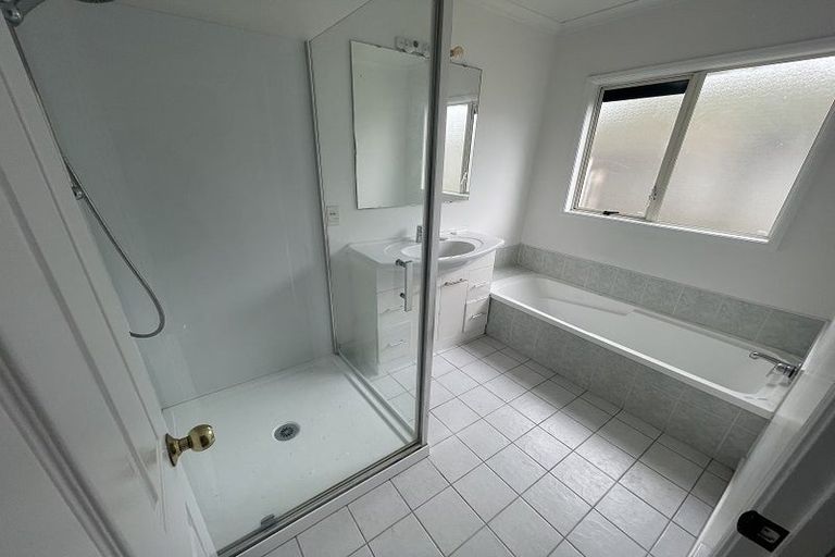 Photo of property in 5 Borris Close, East Tamaki, Auckland, 2016