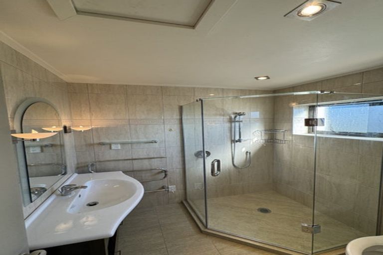 Photo of property in 16 Pounamu Place, Shelly Park, Auckland, 2014