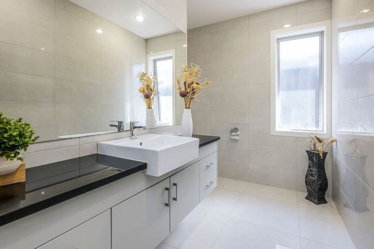 Photo of property in 6 Milano Boulevard, Karaka, Papakura, 2113