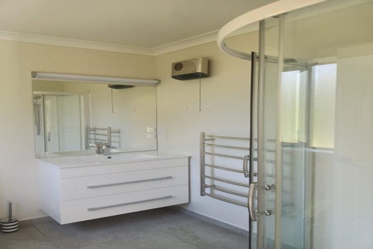 Photo of property in 281 North Manakau Road, Manakau, Levin, 5573