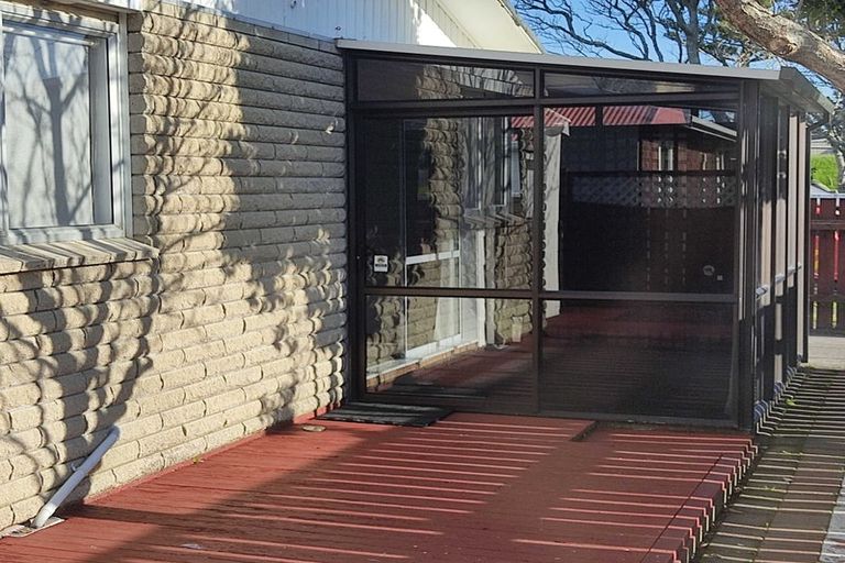 Photo of property in 1/4 Richmond Street, Waitara, 4320