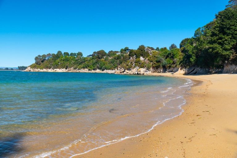 Photo of property in 6 Talisman Heights, Kaiteriteri, Motueka, 7197