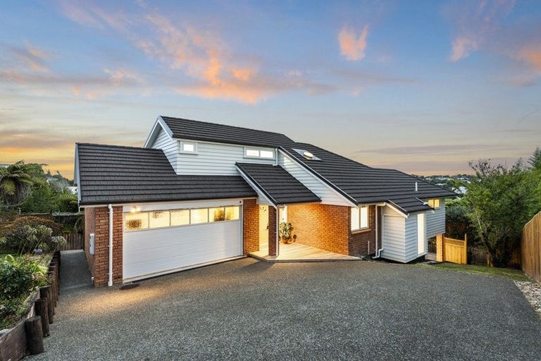 Photo of property in 2/37 Woodlands Crescent, Browns Bay, Auckland, 0630