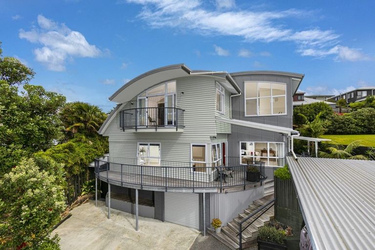 Photo of property in 29 Korotaha Terrace, Rothesay Bay, Auckland, 0630