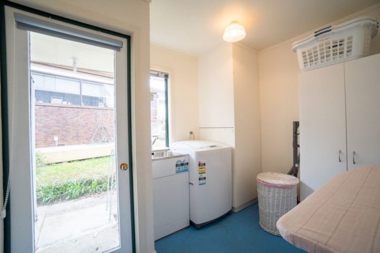 Photo of property in 39 Springdale Grove, Fitzherbert, Palmerston North, 4410