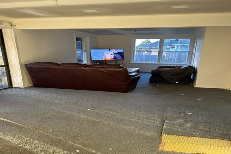 Photo of property in 33 Guildford Street, Burnside, Christchurch, 8053