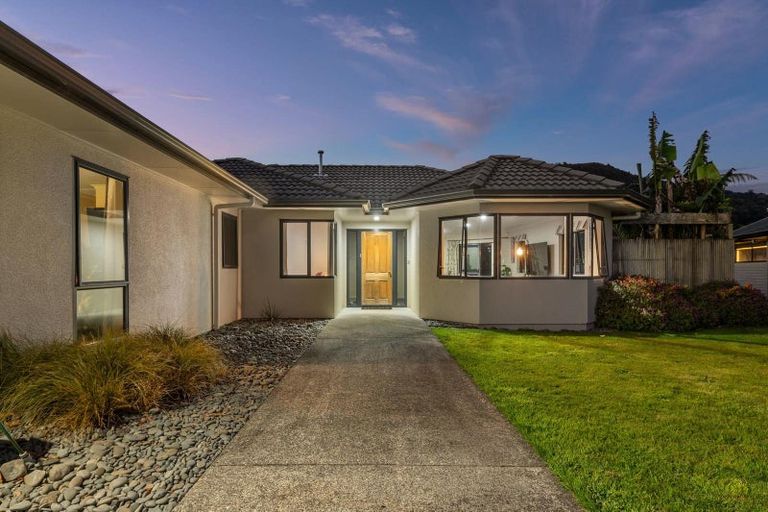 Photo of property in 6 Caulfield Place, Pukehangi, Rotorua, 3015
