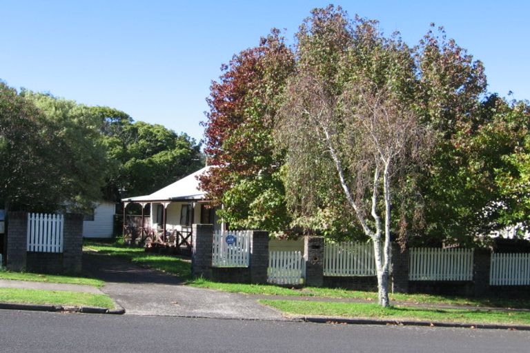 Photo of property in 4 Marendellas Drive, Bucklands Beach, Auckland, 2014