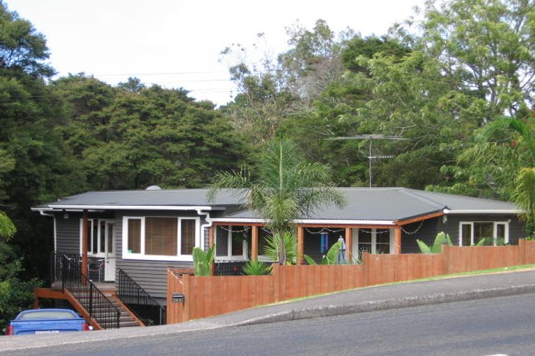 Photo of property in 14 Avonleigh Road, Green Bay, Auckland, 0604