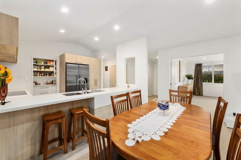 Photo of property in 16 Ellesmere Close, Pyes Pa, Tauranga, 3112