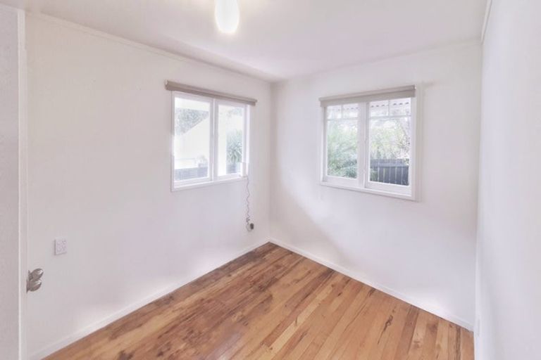 Photo of property in 1/48 Woodside Road, Massey, Auckland, 0614