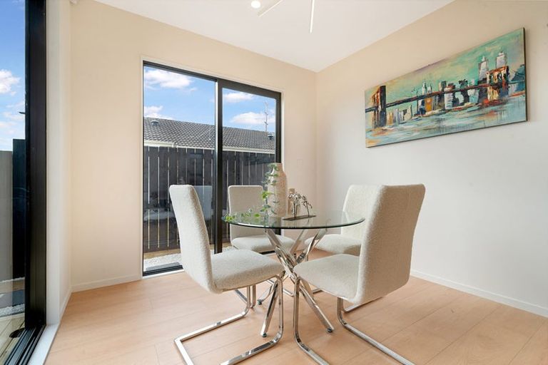 Photo of property in 53 Meadowood Drive, Unsworth Heights, Auckland, 0632