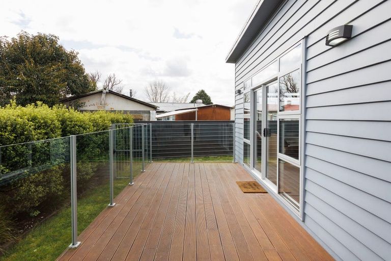 Photo of property in 58 Exeter Crescent, Takaro, Palmerston North, 4412