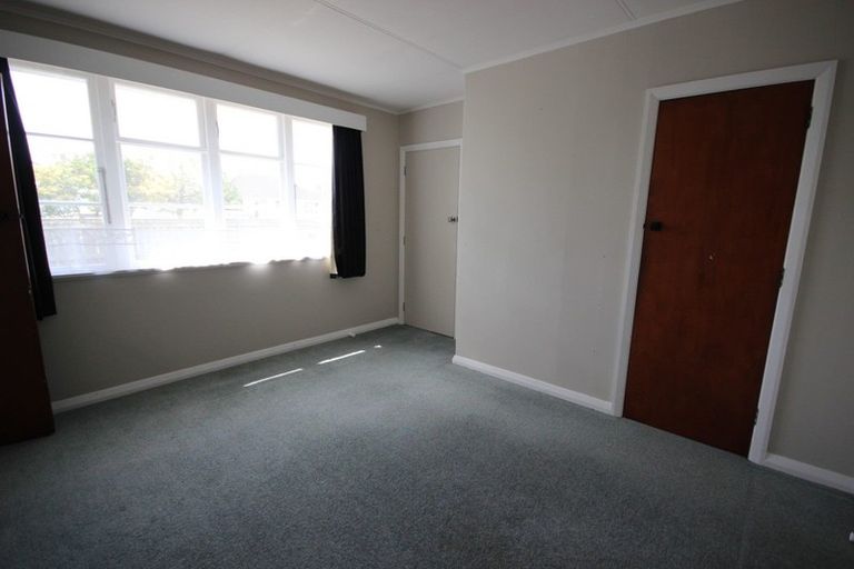 Photo of property in 2 Bristol Crescent, Roslyn, Palmerston North, 4414
