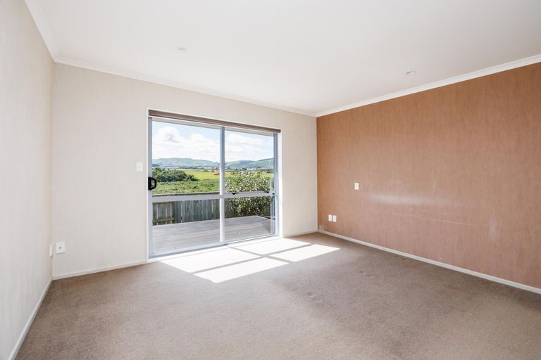Photo of property in 20 Johnstone Drive, Fitzherbert, Palmerston North, 4410