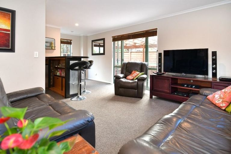 Photo of property in 37 Midshipman Court, Gulf Harbour, Whangaparaoa, 0930