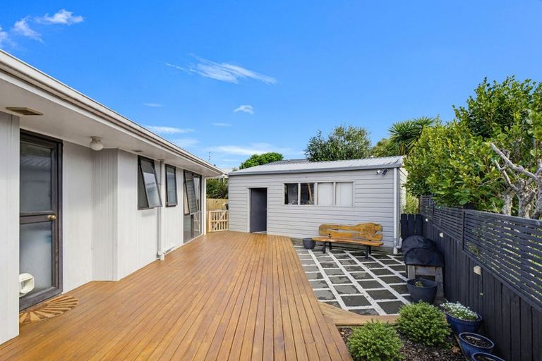 Photo of property in 2/342c Royal Road, Massey, Auckland, 0614