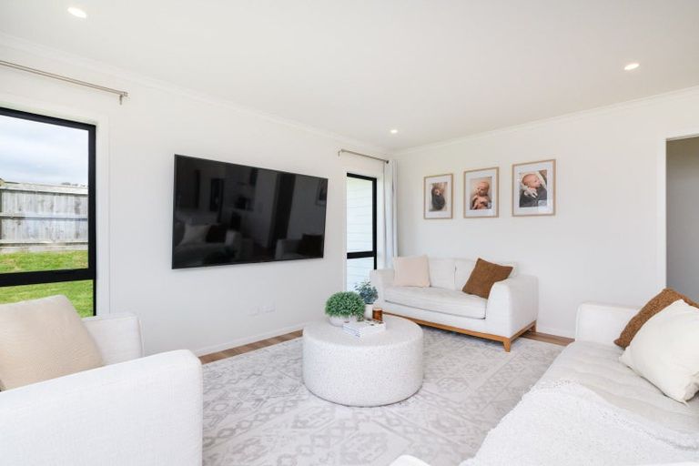 Photo of property in 12 Corsica Court, Fitzherbert, Palmerston North, 4410