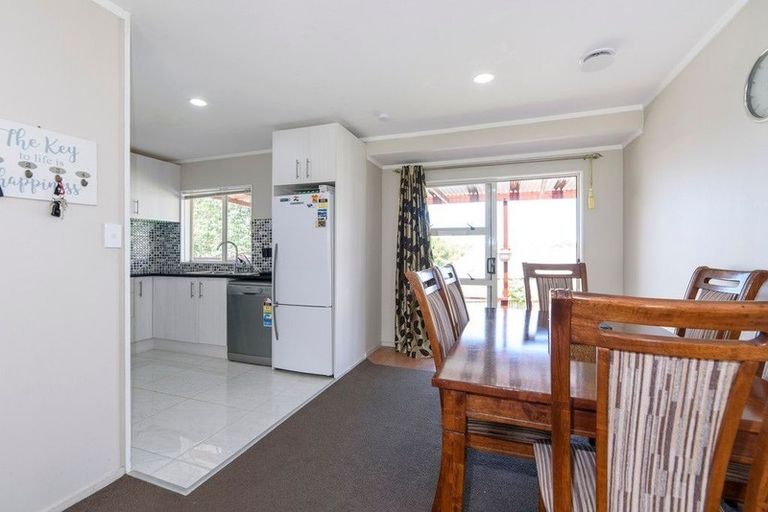 Photo of property in 49 Patts Avenue, Glendene, Auckland, 0602