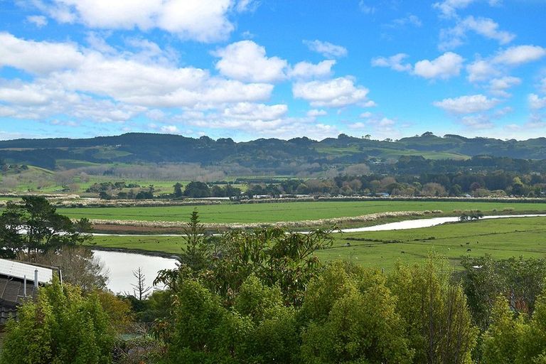 Photo of property in 85 Garfield Road, Helensville, 0800