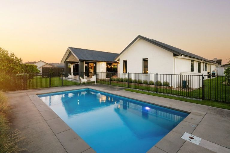 Photo of property in 7 Moemoea Place, Cambridge, 3434