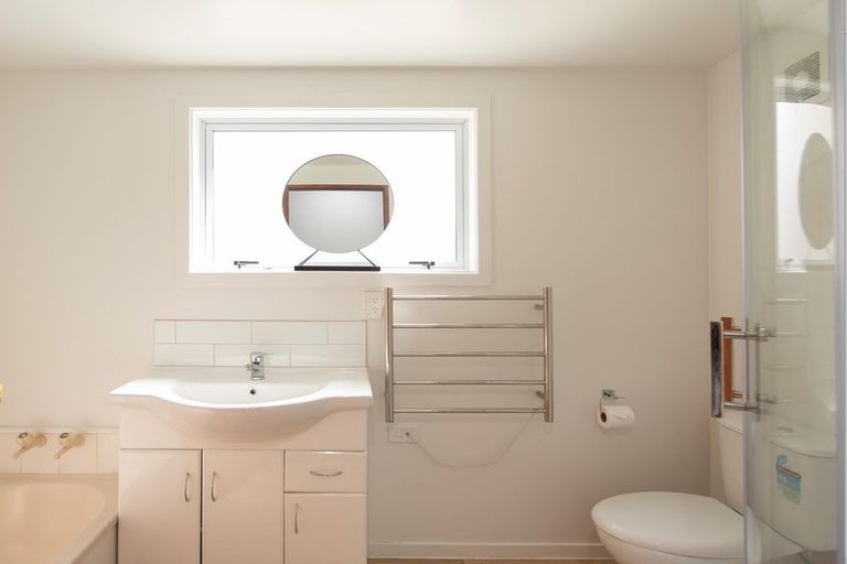 Photo of property in 16a Greenstone Place, Fernhill, Queenstown, 9300