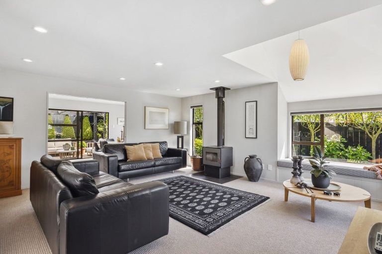 Photo of property in 25 Granville Terrace, Belleknowes, Dunedin, 9011