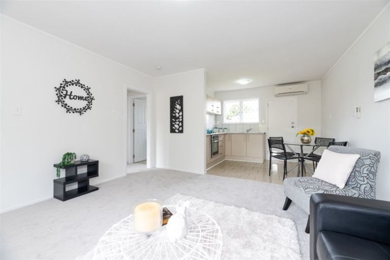 Photo of property in 3/261 Blockhouse Road, Avondale, Auckland, 0600