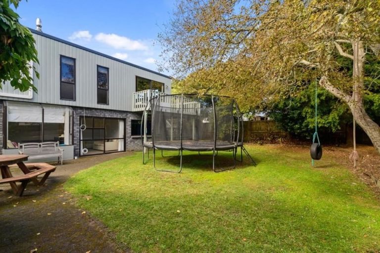 Photo of property in 41 Waitawa Place, Lynmore, Rotorua, 3010