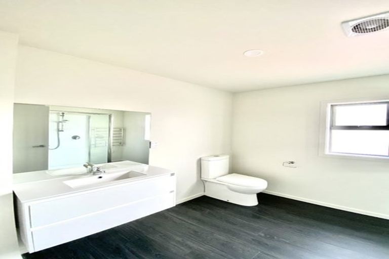 Photo of property in 1115a High Street, Taita, Lower Hutt, 5011