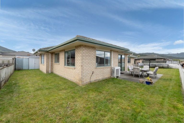 Photo of property in 56 Percy Kinsman Crescent, Riverstone Terraces, Upper Hutt, 5018