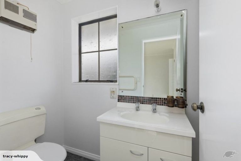 Photo of property in 27 Waddington Drive, Naenae, Lower Hutt, 5011