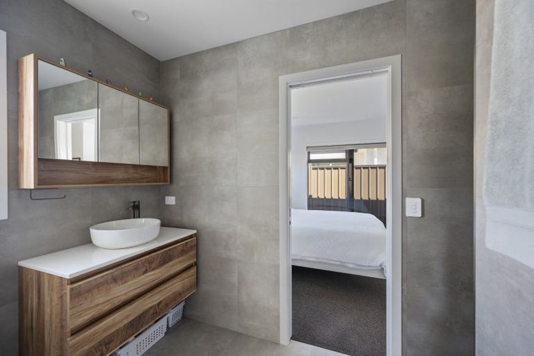 Photo of property in 8a Avenue Road, Greenmeadows, Napier, 4112