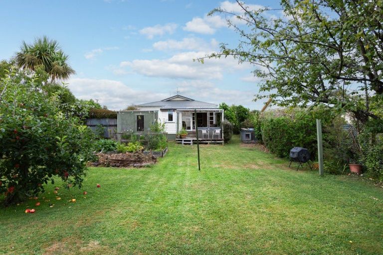 Photo of property in 3 Atkinson Street, Woodville, 4920