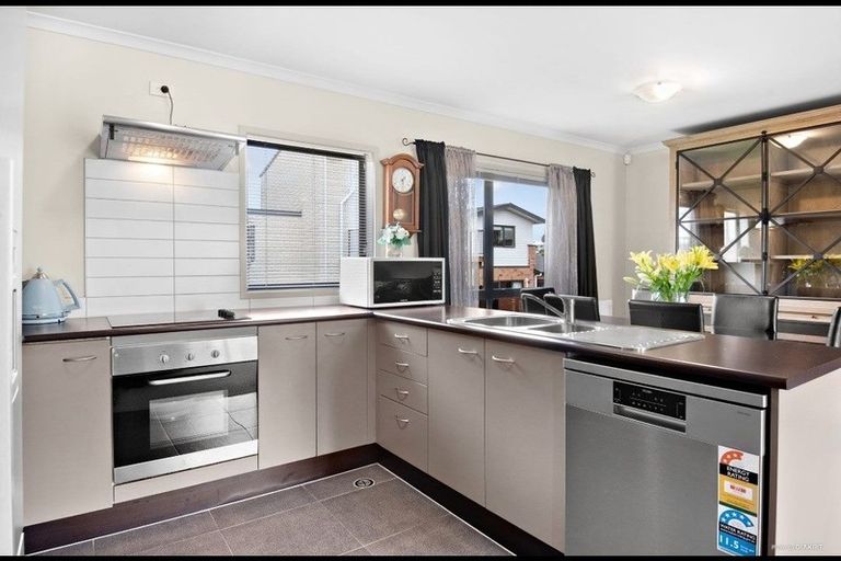 Photo of property in St Claire Village, 44/172 Mcleod Road, Te Atatu South, Auckland, 0610