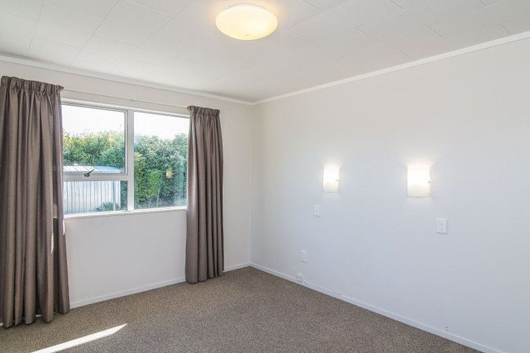 Photo of property in 11a Graham Grove, Waikanae, 5036
