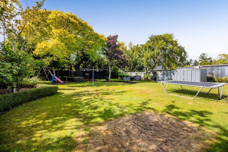 Photo of property in 1 Nikau Street, Inglewood, 4330