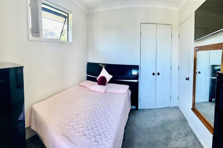 Photo of property in 96 Kamara Road, Glen Eden, Auckland, 0602