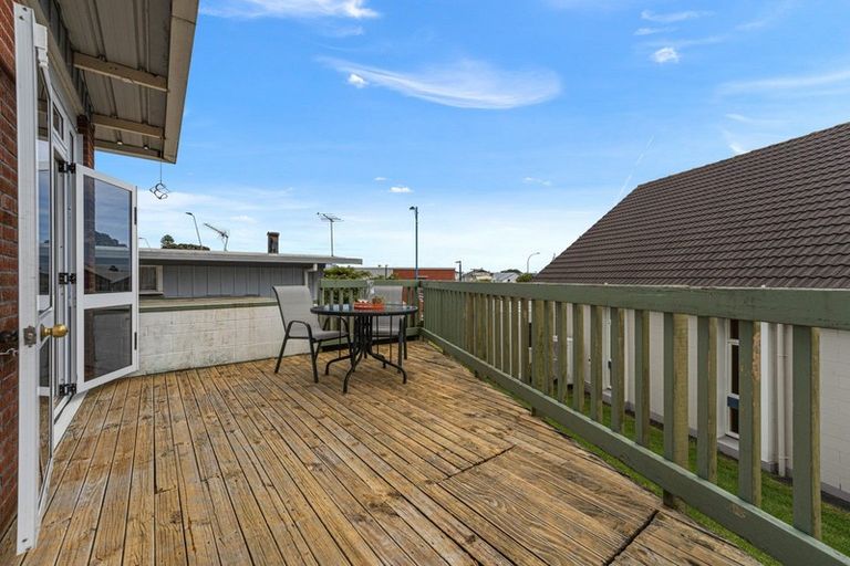 Photo of property in 5 Paynters Avenue, Strandon, New Plymouth, 4312
