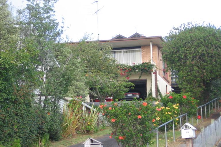 Photo of property in 1/37 Gretel Place, Hillcrest, Auckland, 0627