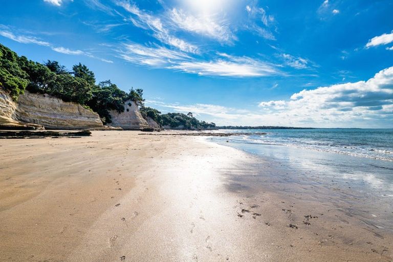 Photo of property in 1/9 Corrella Road, Belmont, Auckland, 0622