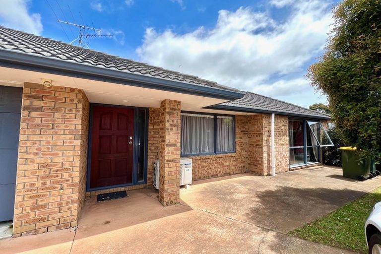 Photo of property in 60b Lothian Brae, Wattle Downs, Auckland, 2103