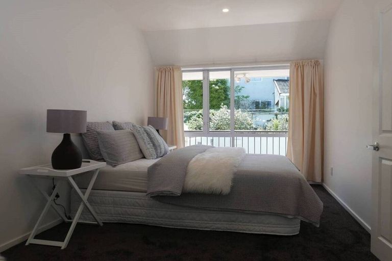 Photo of property in 2/116 Hackthorne Road, Cashmere, Christchurch, 8022