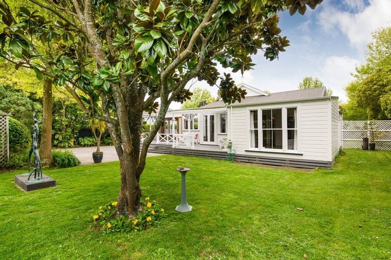 Photo of property in 124 Cook Street, West End, Palmerston North, 4410