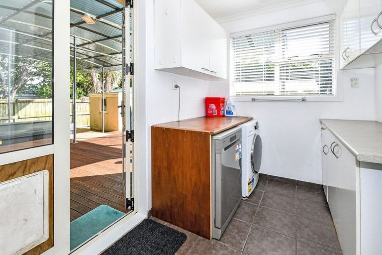 Photo of property in 8 Village Way, Ardmore, Papakura, 2582